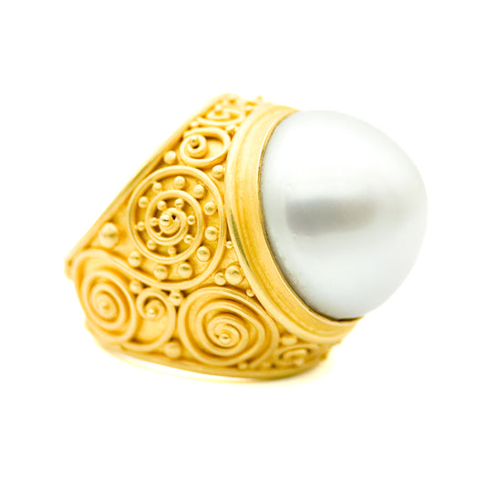 "Seven Seas" Ring (White South Sea Pearl, 22k Gold)