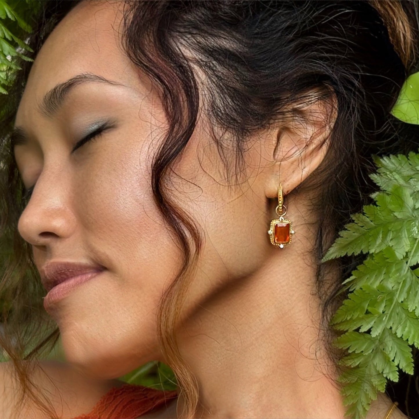 "Jawan" Hoop Earrings (22k, 18k Gold)