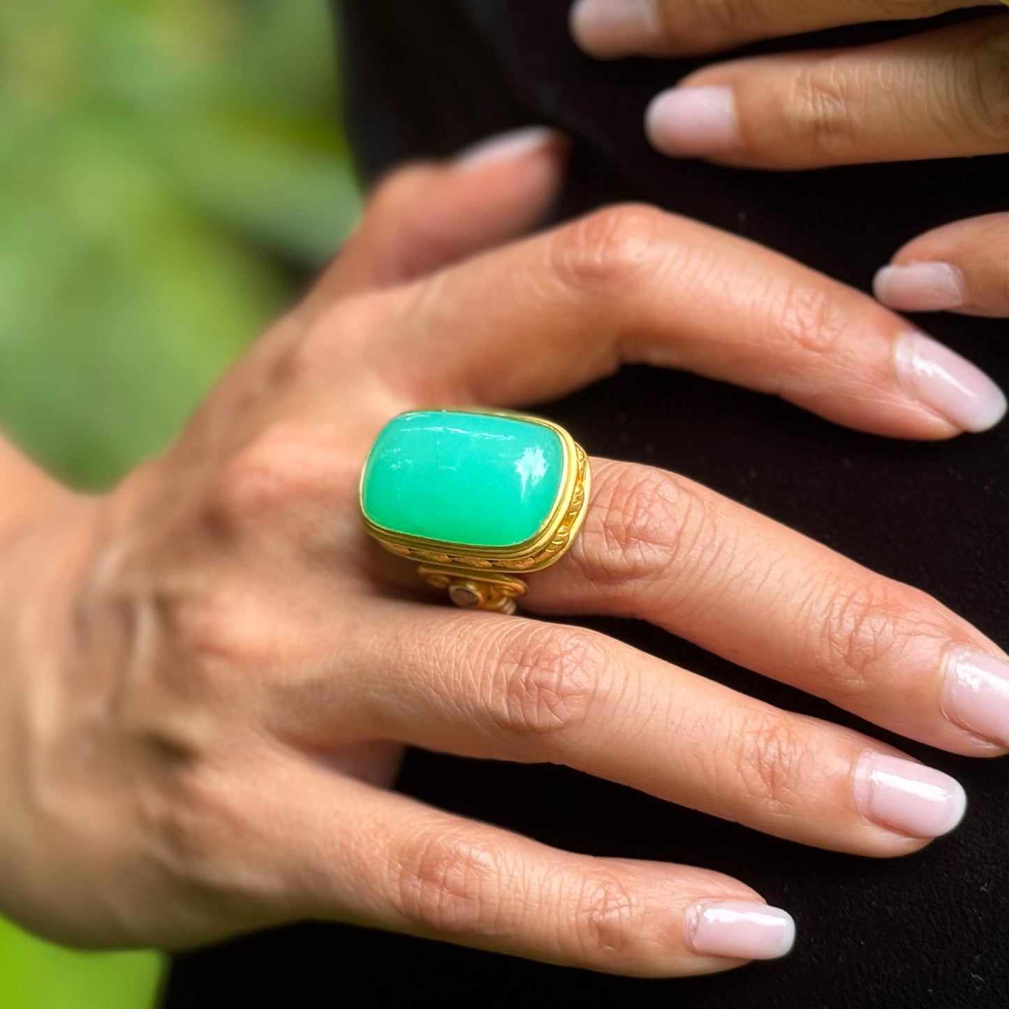 "Corinthia Column" Ring (Australian Chrysoprase Agate, 22k Gold)