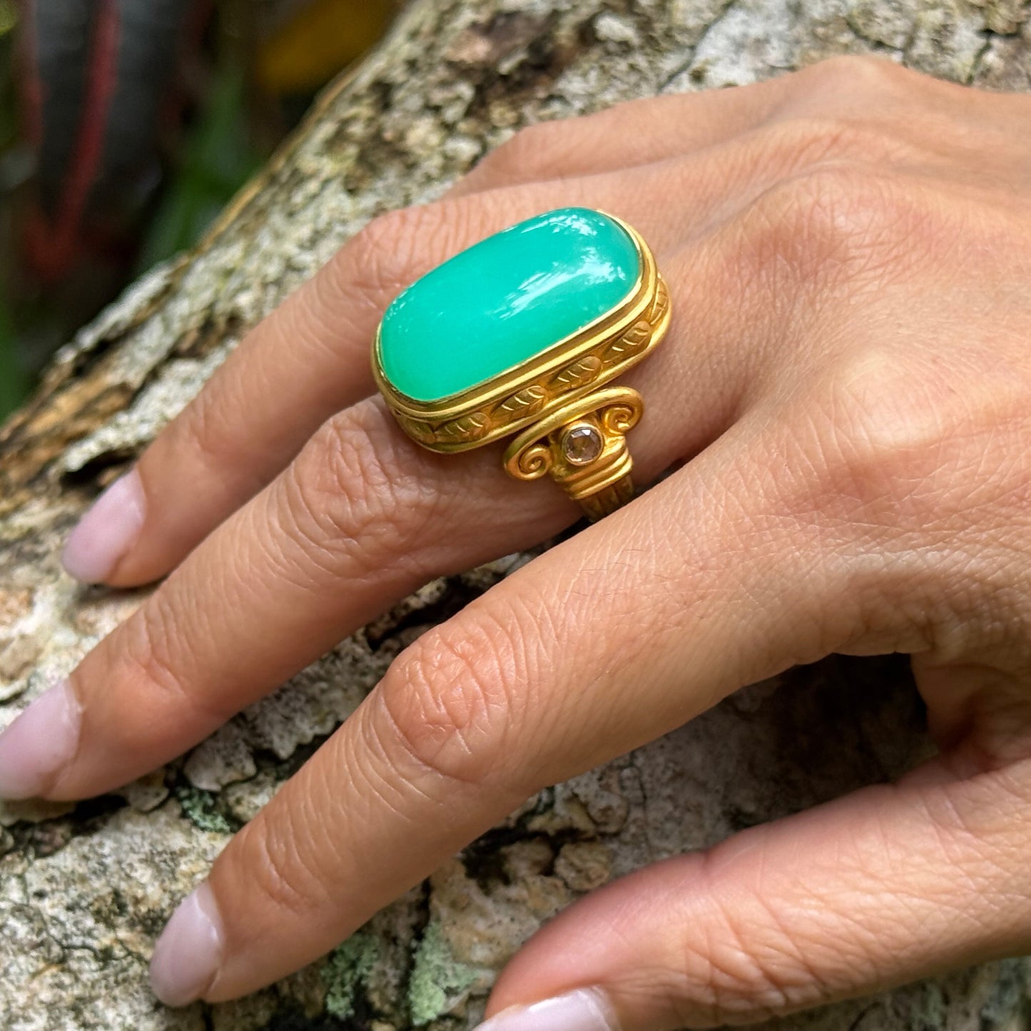 "Corinthia Column" Ring (Australian Chrysoprase Agate, 22k Gold)