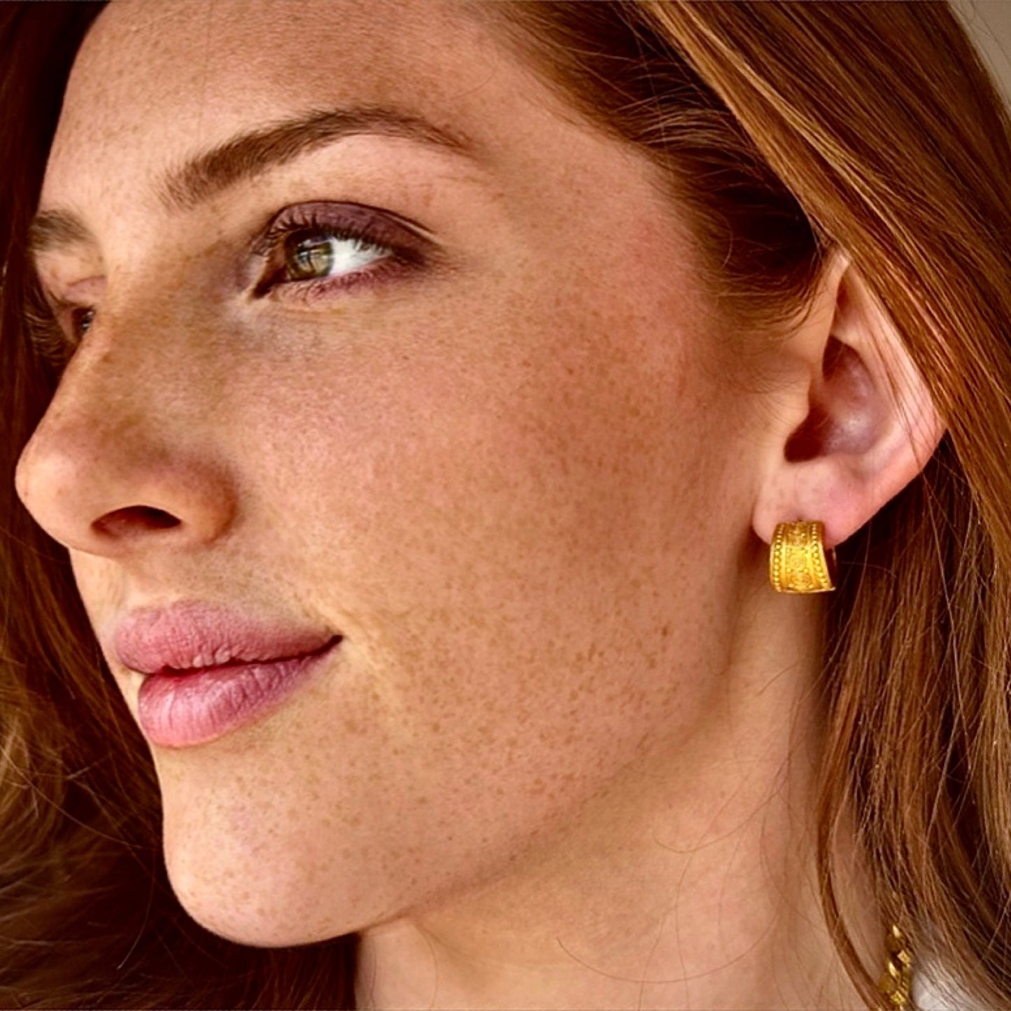 "Zanzibar" Huggie Cuff Hoop Earrings (22k, 18k Gold)