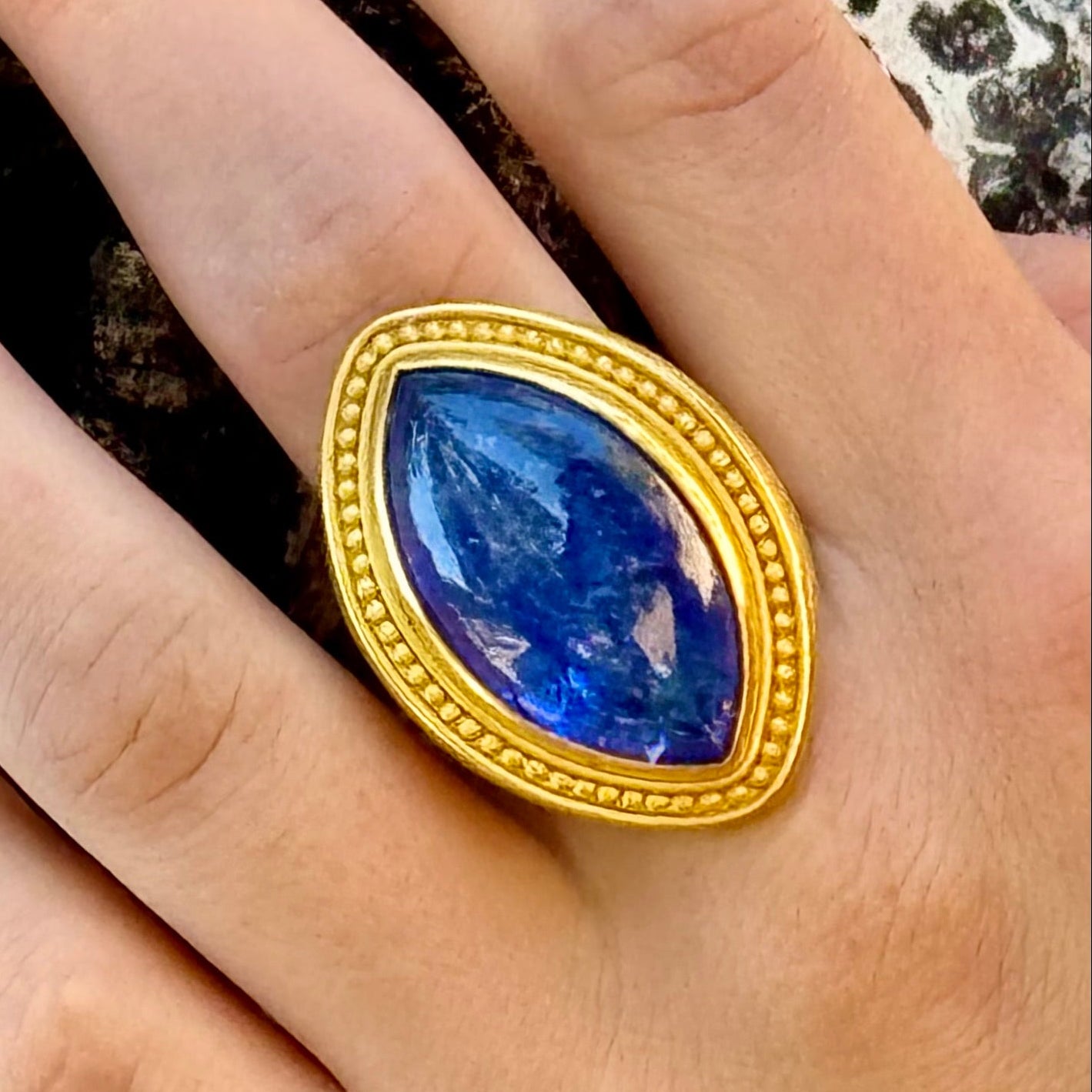 "Futbol" Ring (Tanzanite, 22k Gold)