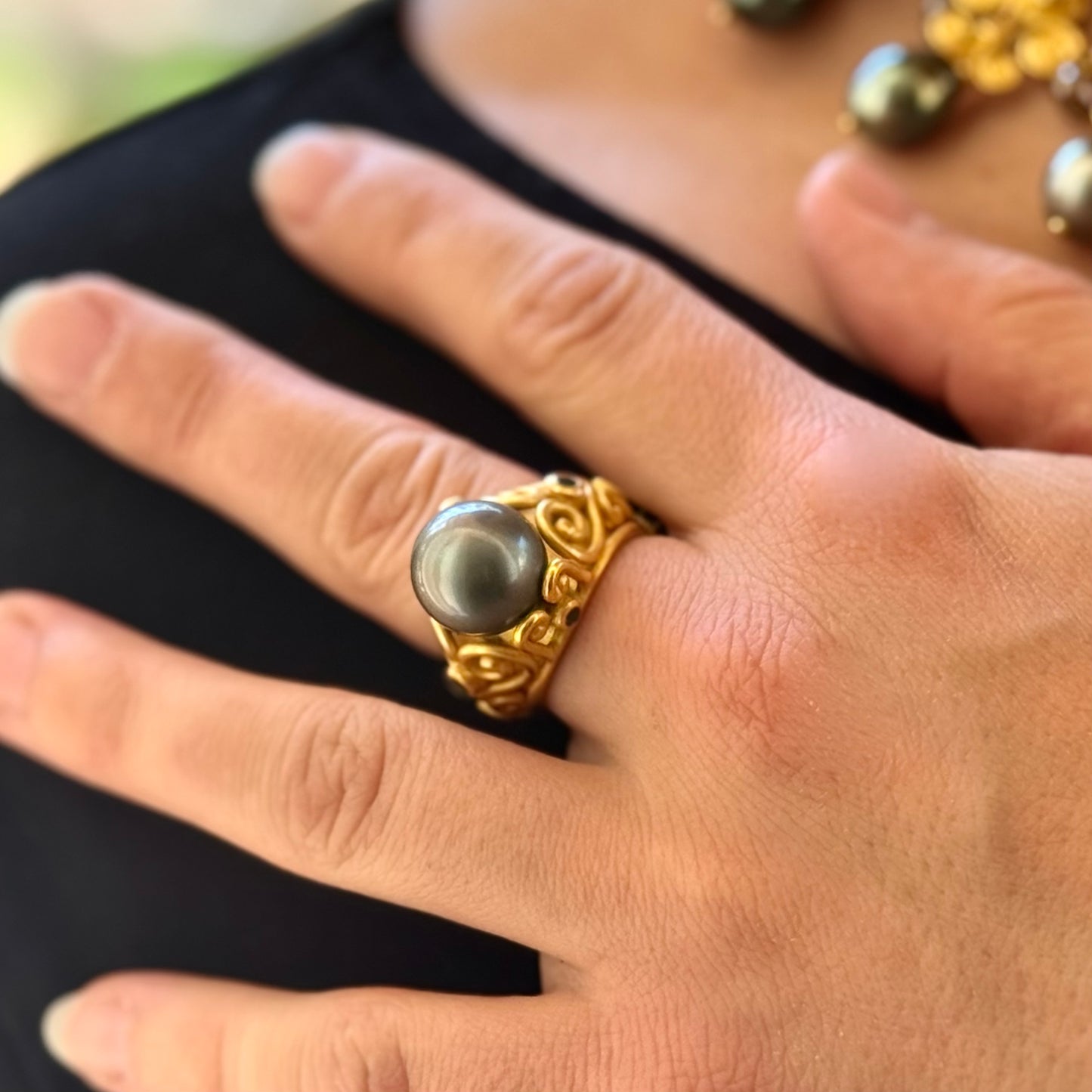 "Fern" Ring (Tahitian Pearl, Tsavorite Garnet, 22k Gold)