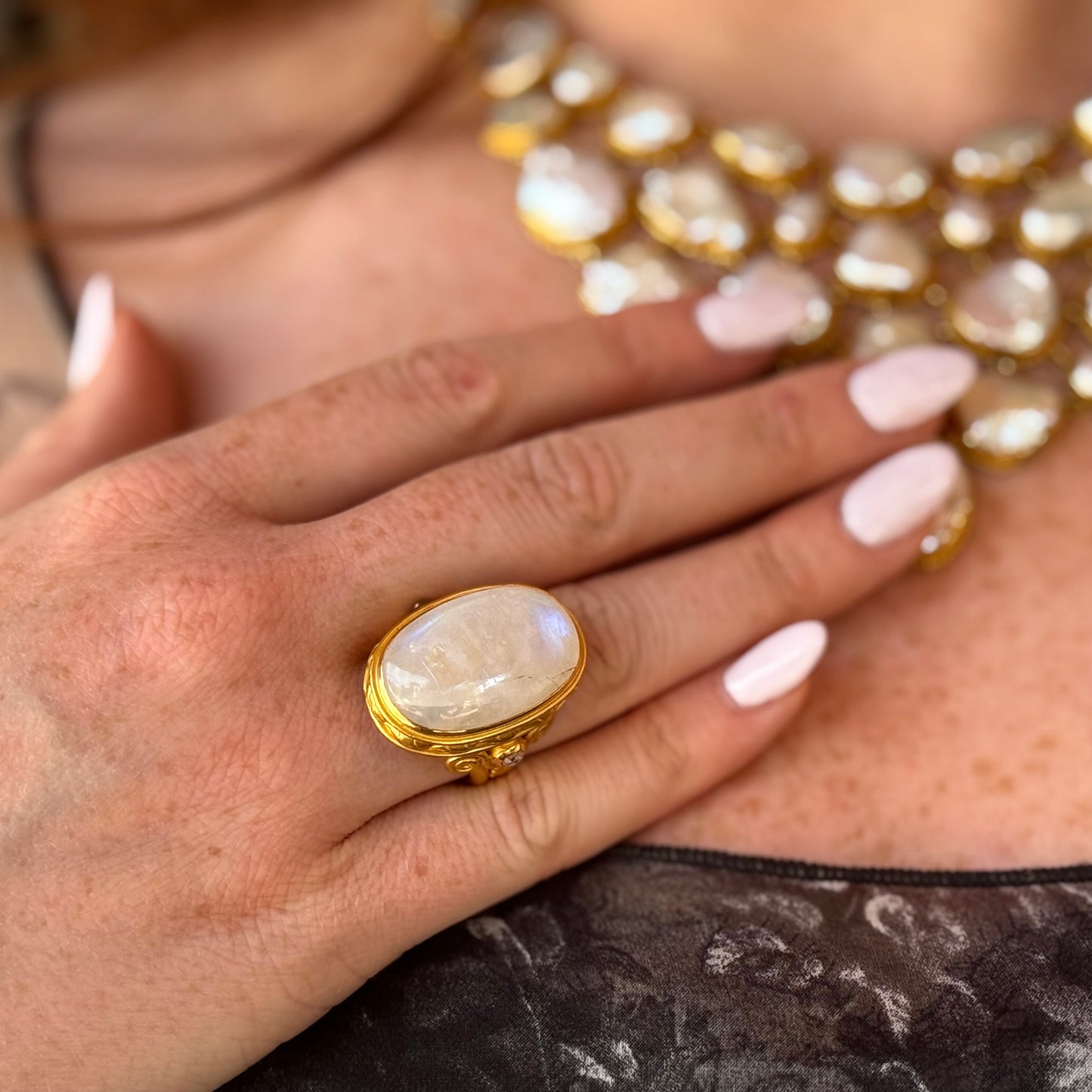 "Corinthia Column" Ring (Rainbow Moonstone, Diamond, 22k Gold)