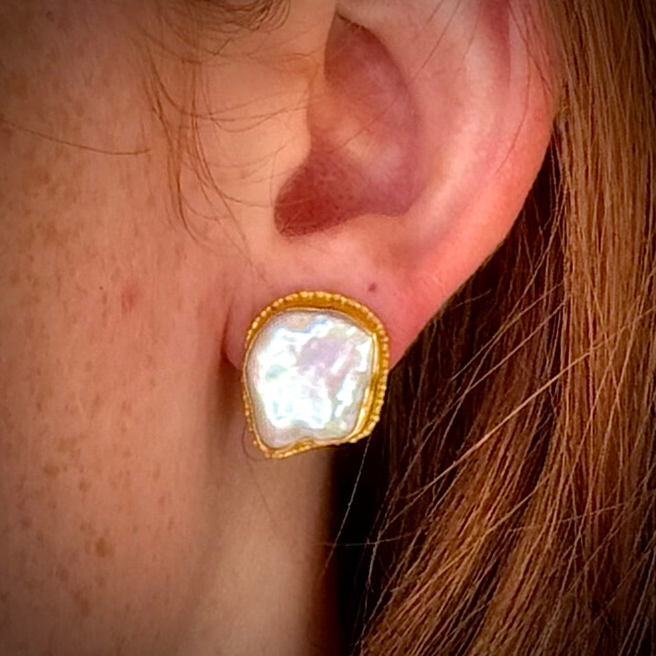 "Luna Fishnet" Dangle Earrings (Freshwater Keshi Pearl, 22k and 18k Gold)