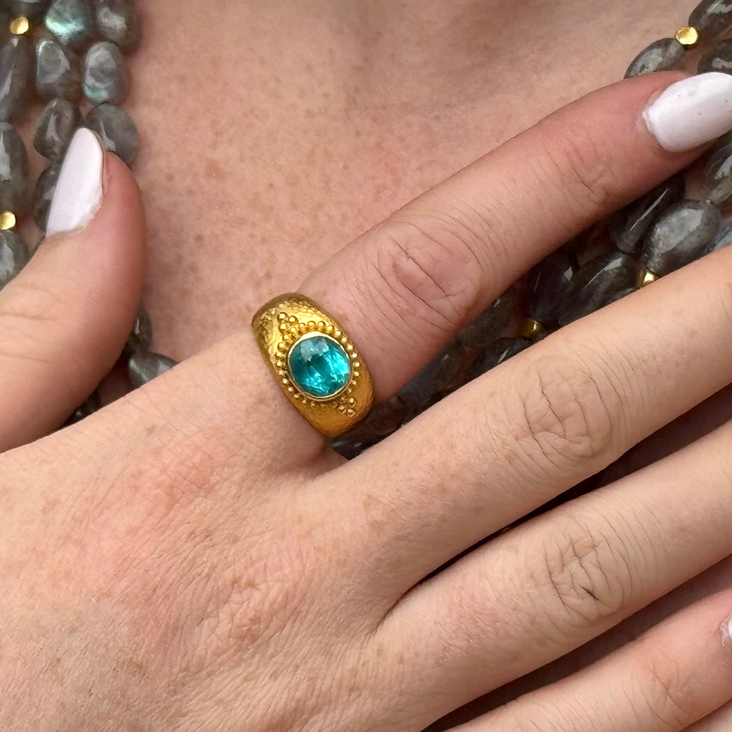 "Gypsy" Band Ring (Apatite, 22k Gold)