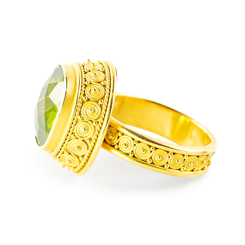"Susie Spiral" Ring (Peridot, 22k Gold)