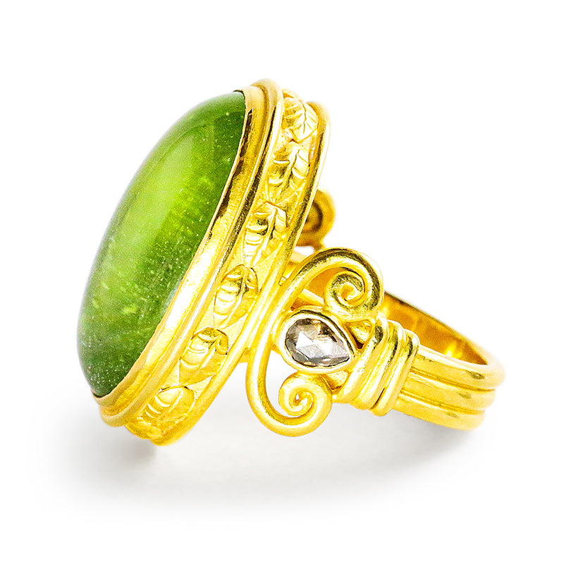 "Corinthia Column" Ring (Peridot, Diamond, 22k Gold)