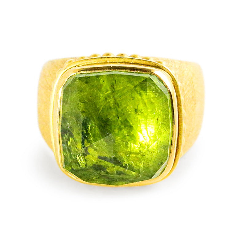 "Archaeo" Ring (Peridot, 22k Gold)