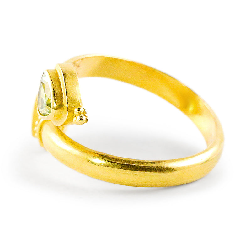 "Crossover" Ring (Peridot, 22k Gold)