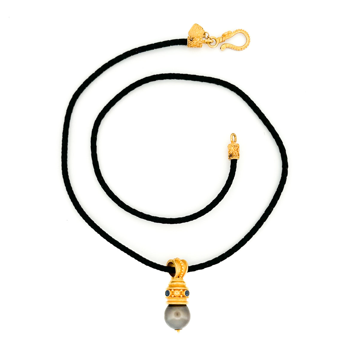 "Etrusca" Pendant (Tahitian Pearl, Sapphire, 22k Gold)