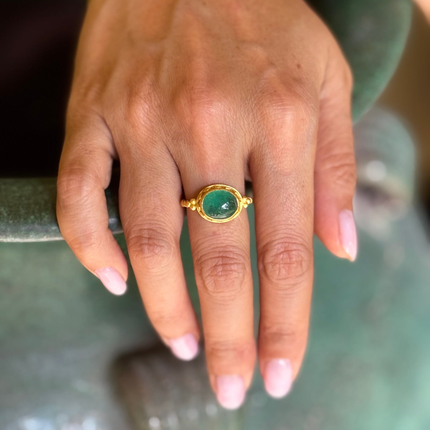 "Glitters" Ring (Emerald, 18k 22k Gold)