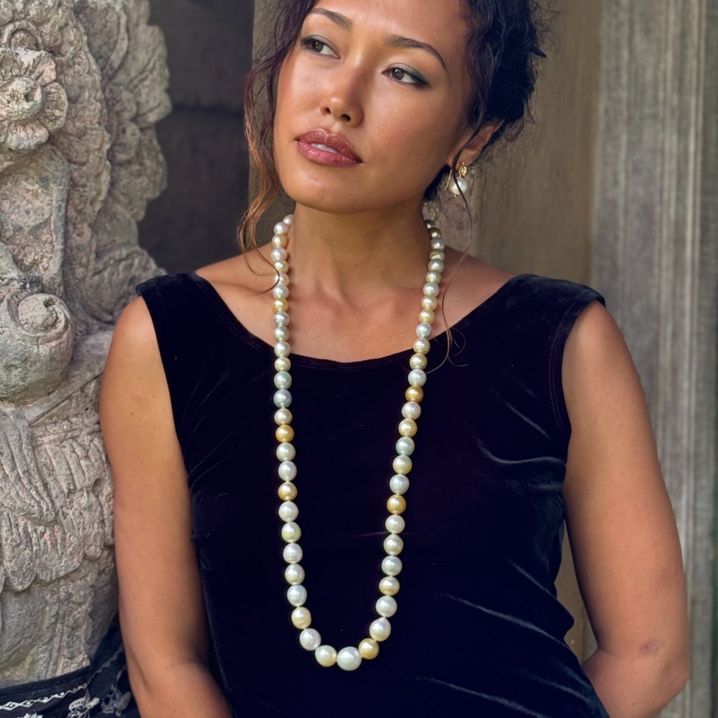 "Lorokidul" Pearl Necklace (Convertible South Sea Pearls with Mystery Clasp)