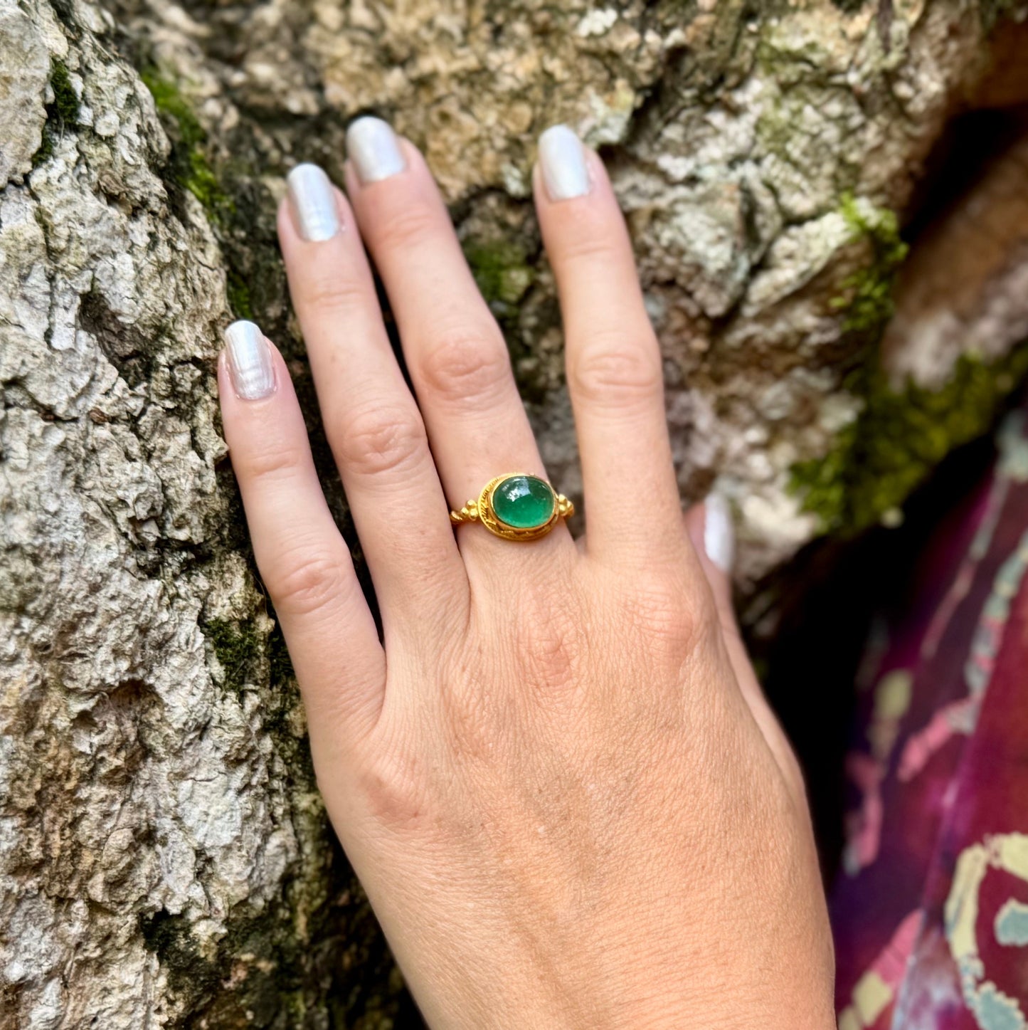 "Glitters" Ring (Emerald, 18k 22k Gold)