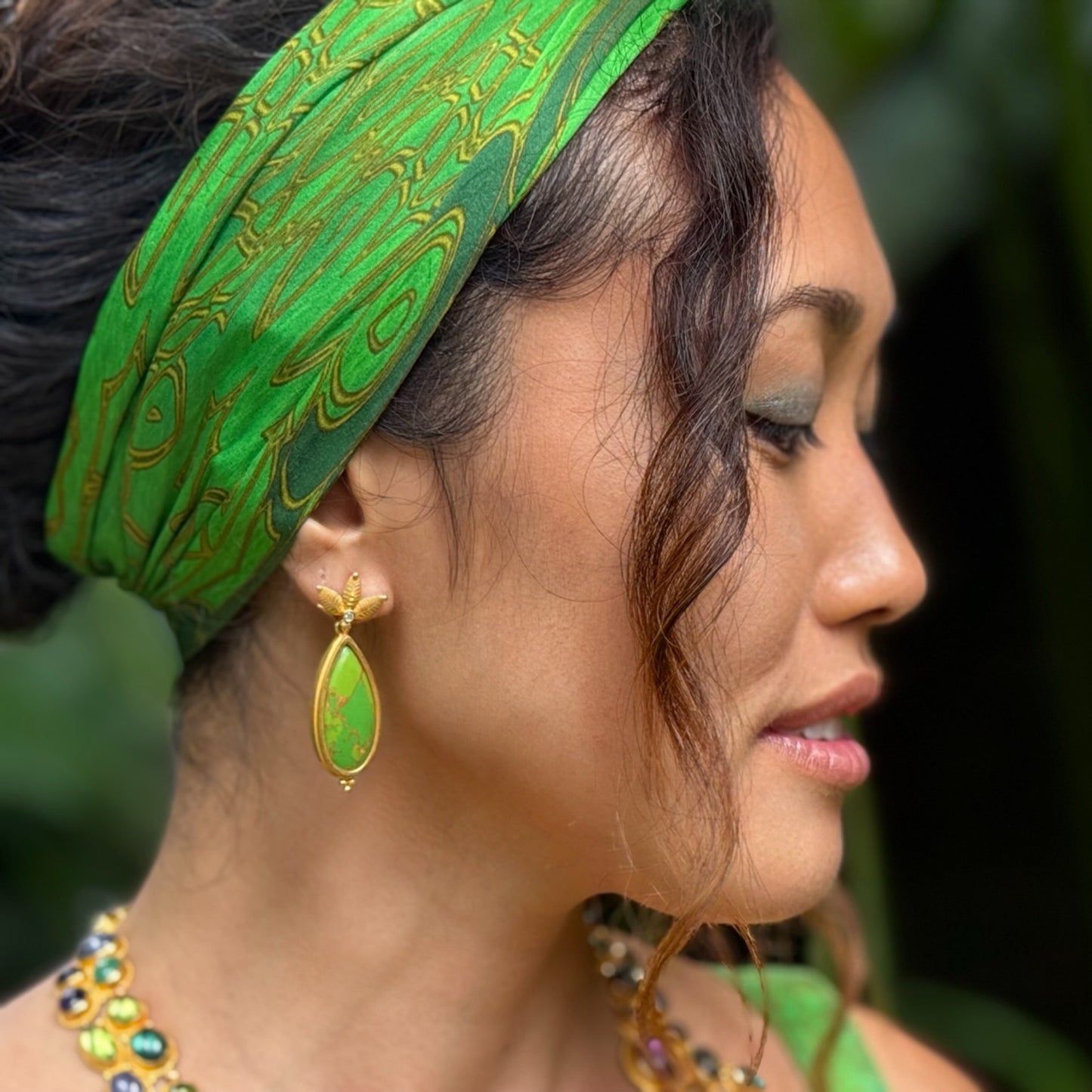 "Polos Jawan" Drops Hook Earrings (Gaspeite, 18k, 22k Gold)