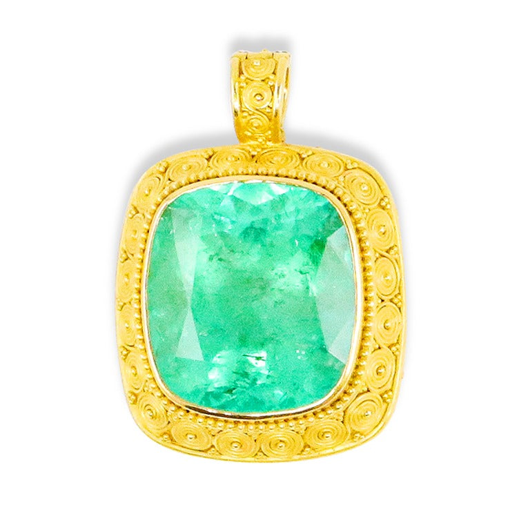 "Susie Spiral" Pendant (Emerald, 22k Gold)