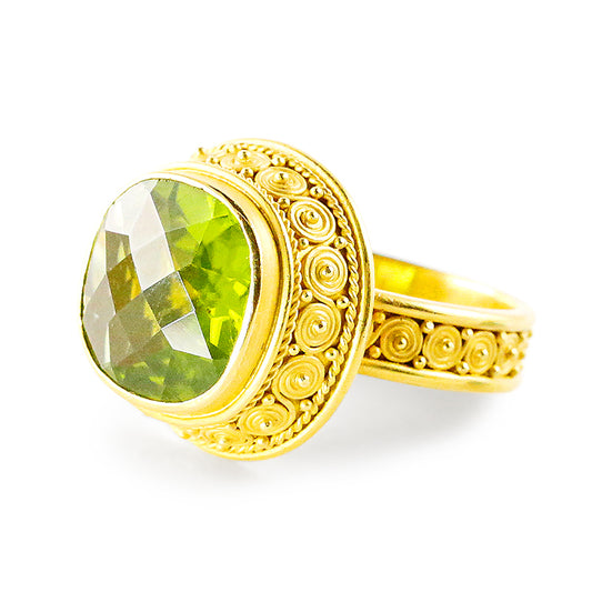 "Susie Spiral" Ring (Peridot, 22k Gold)